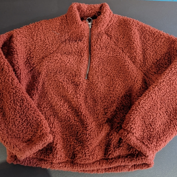 Hollister Tops - Hollister Sherpa Cropped Sweatshirt